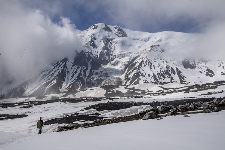 panorama view of Ostri ("Sharp") Tolachik from south, Tolbachik