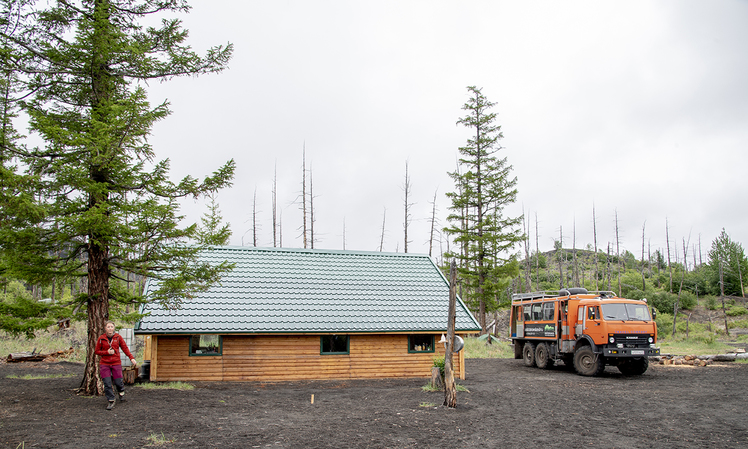 the only hut in the "dead forest" zone, Tolbachik