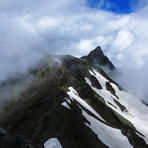 Yumigatake seen from OobaMi-dake, Yarigadake