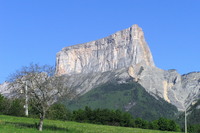 Mont Aiguille SE face photo