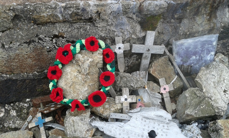 poppy wreath on summit, Arenig Fawr