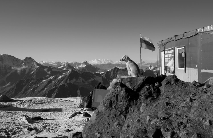 Dieselhut Prijut Marija, Mount Elbrus