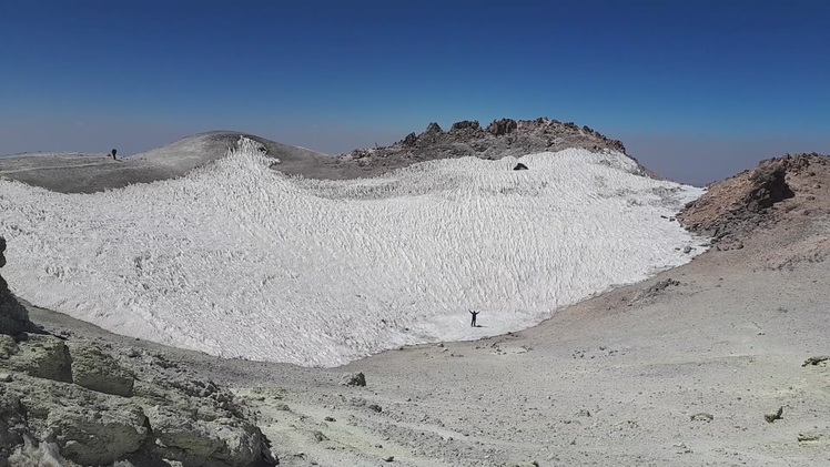 Peak Damavand crater, Damavand (دماوند)