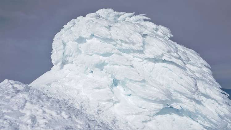 Cumbre Calbuco Piramide Invernal