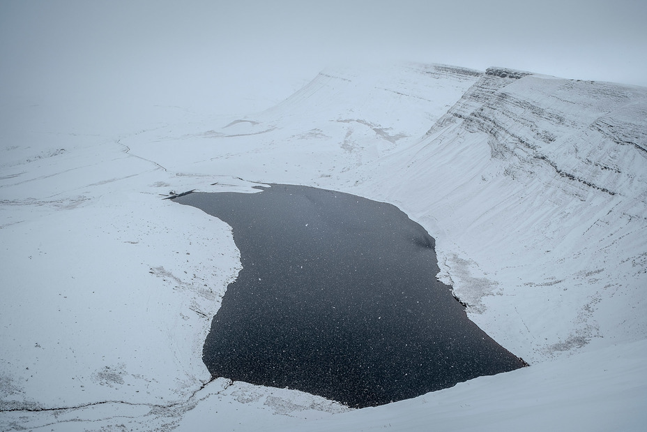 Llyn y Fan and Picws Du