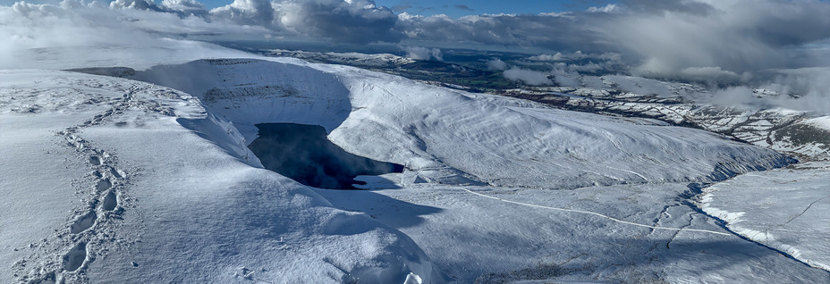 Black Mountains panorama, Picws Du