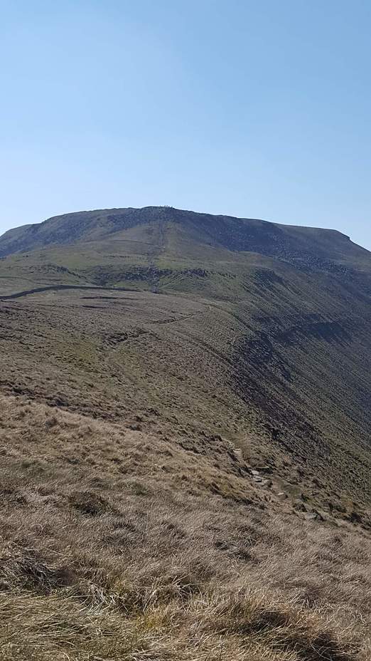 Plateau summit of Ingleborough from Simon Fell