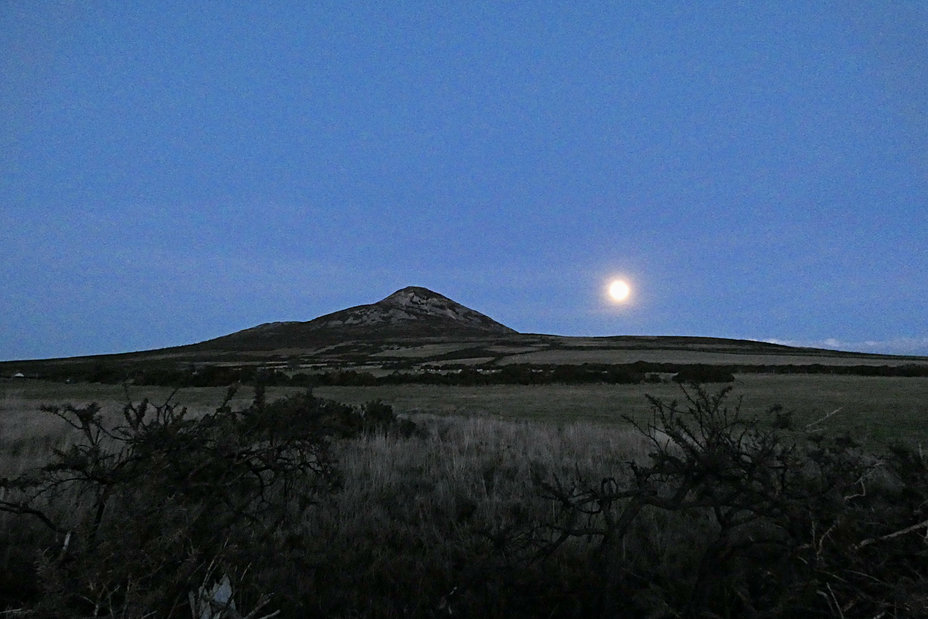 Full Moon, Great Sugar Loaf