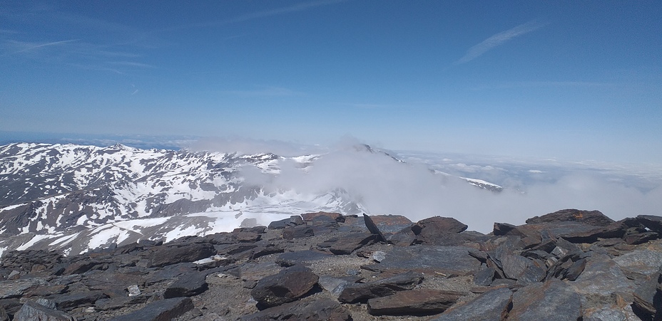 zicht vanuit Mulhacen naar Pico veleta