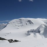 Khuiten peak view form Nairamdal peak, Khüiten Peak or Friendship Peak (友谊峰)