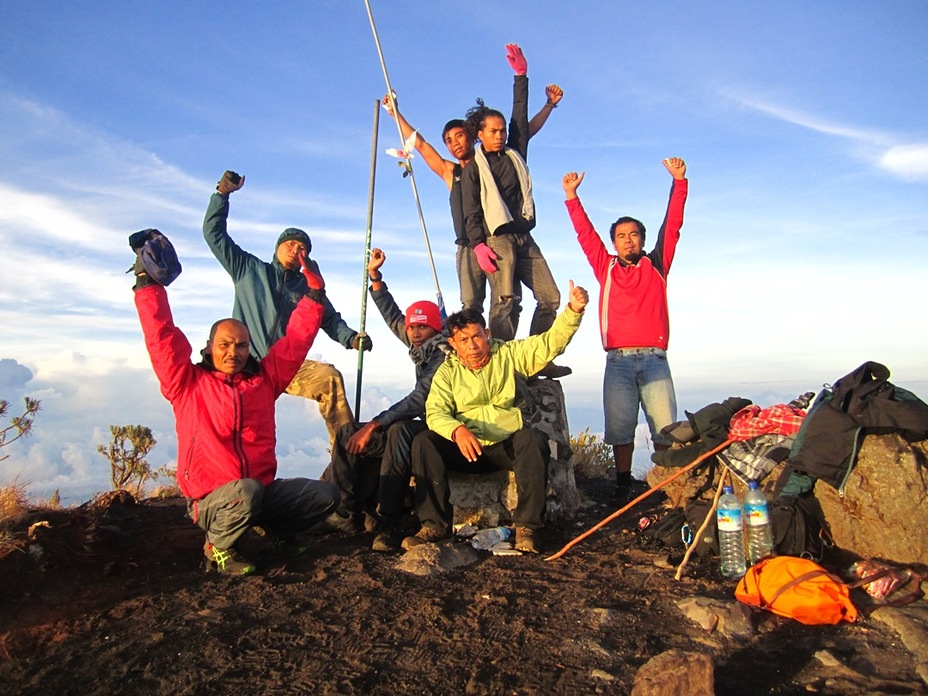 Rinjani Trekking Club Team