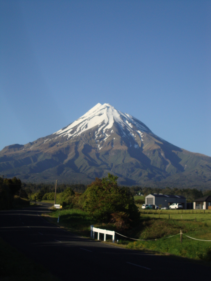 Early morning view, Mount Egmont/Taranaki