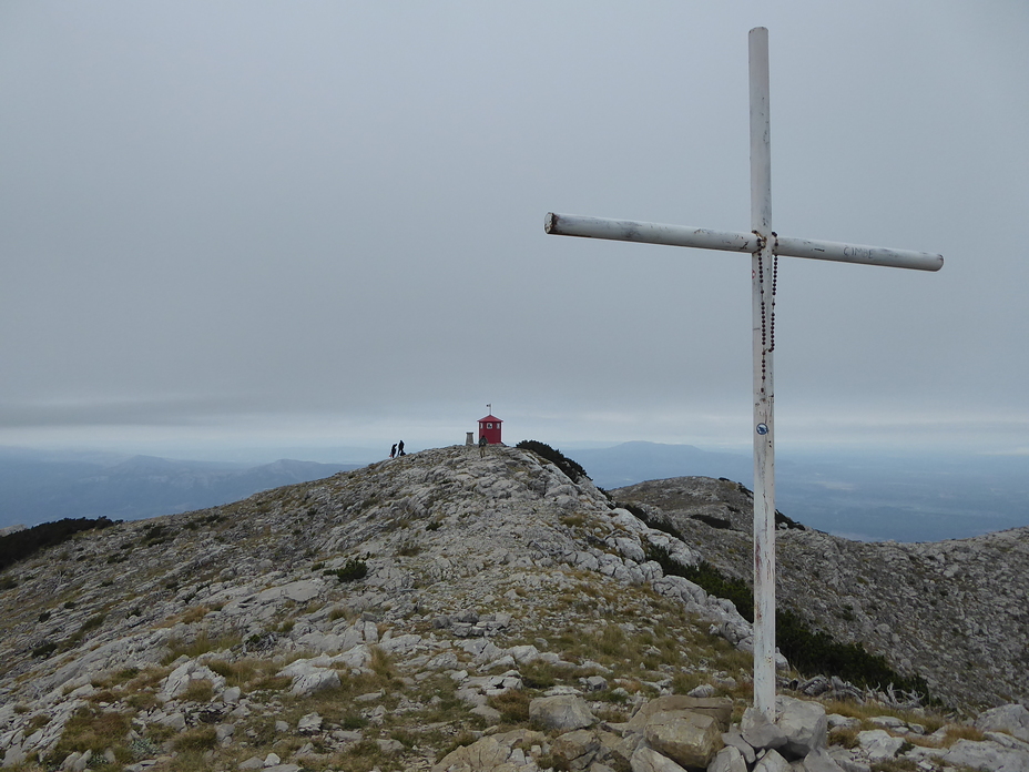 Dinara peak seen from nearest side peak