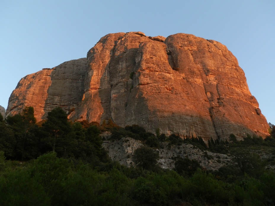 West side of Roques de Benet