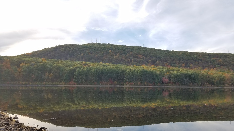 Mt Tom from Whiting Reservoir, Mount Tom (Massachusetts)