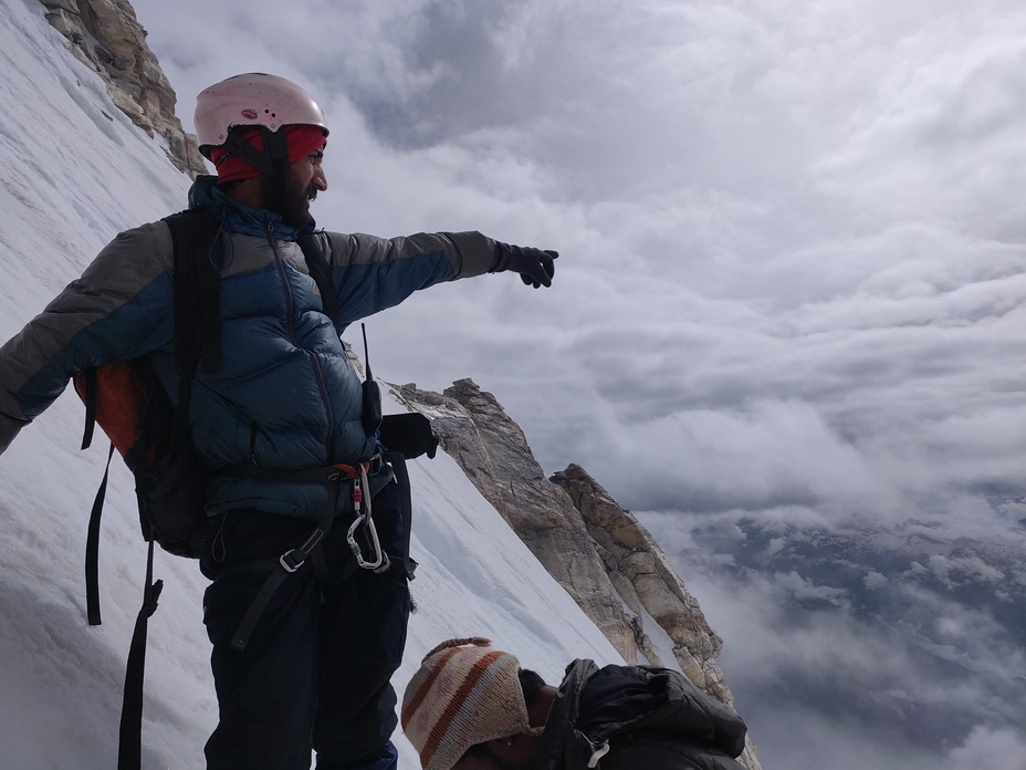 The gradient at the summit, Mount Hanuman Tibba