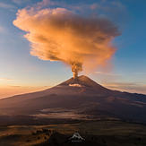Morning eruption of Popocatépetl, Popocatepetl