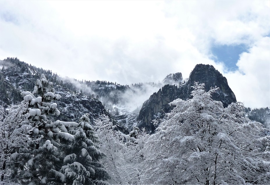 Cathedral Rocks, Middle Cathedral Rock