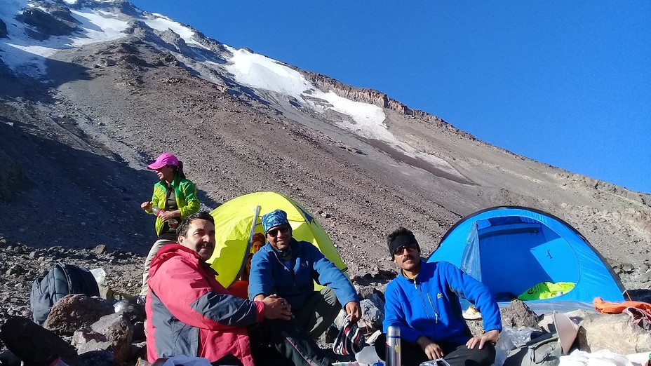 Breakfast in Damavand, Damavand (دماوند)