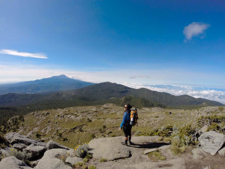 Monte Tláloc: Iztaccihuatl- Popo view