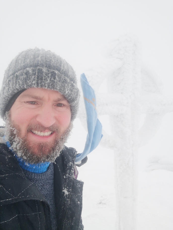 Fresh snow at the top with almost zero visibility, Galtymore