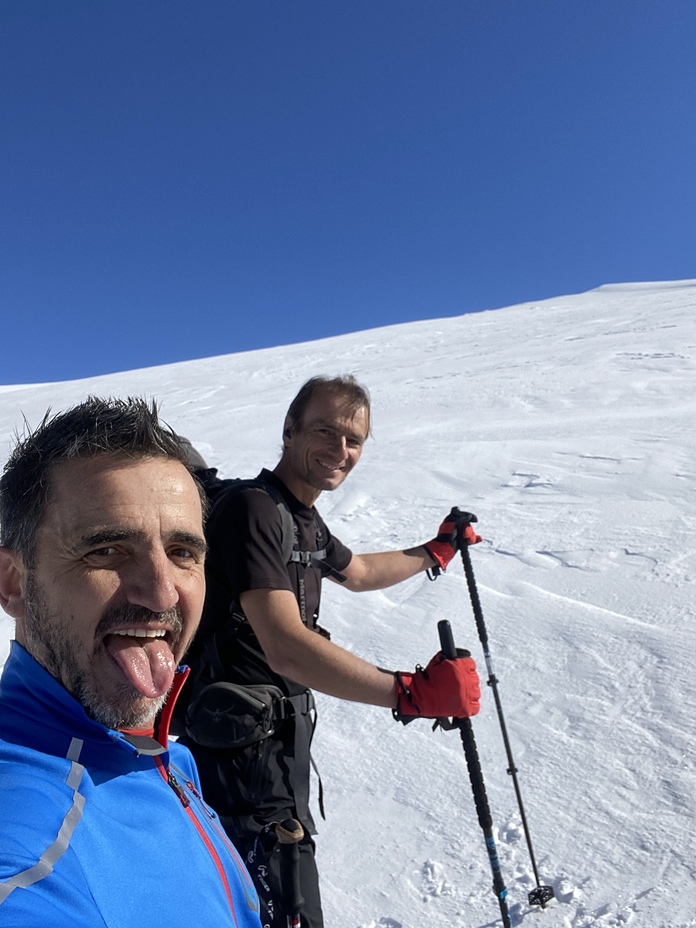Happy skiers ⛷, Mount Olympus