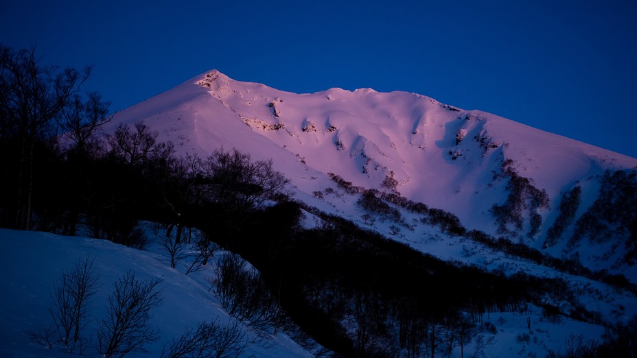 Dawn of Mt. Oputateshike, Mount Oputateshike