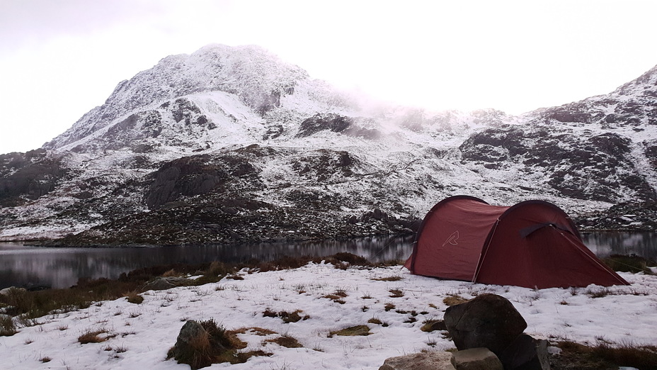 Llyn bochlwyd looking at Tryfan