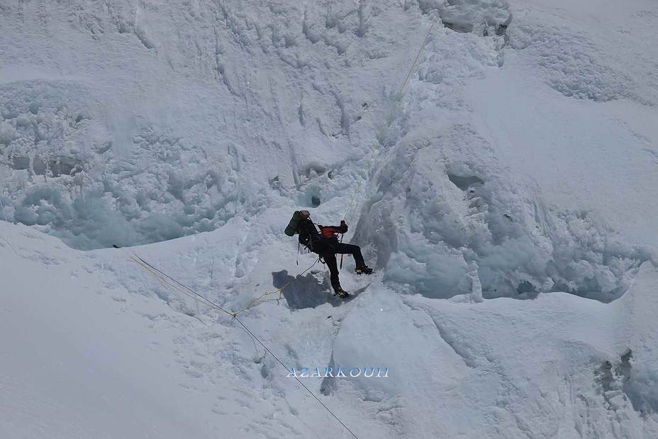 Descent from camp two, Pumori