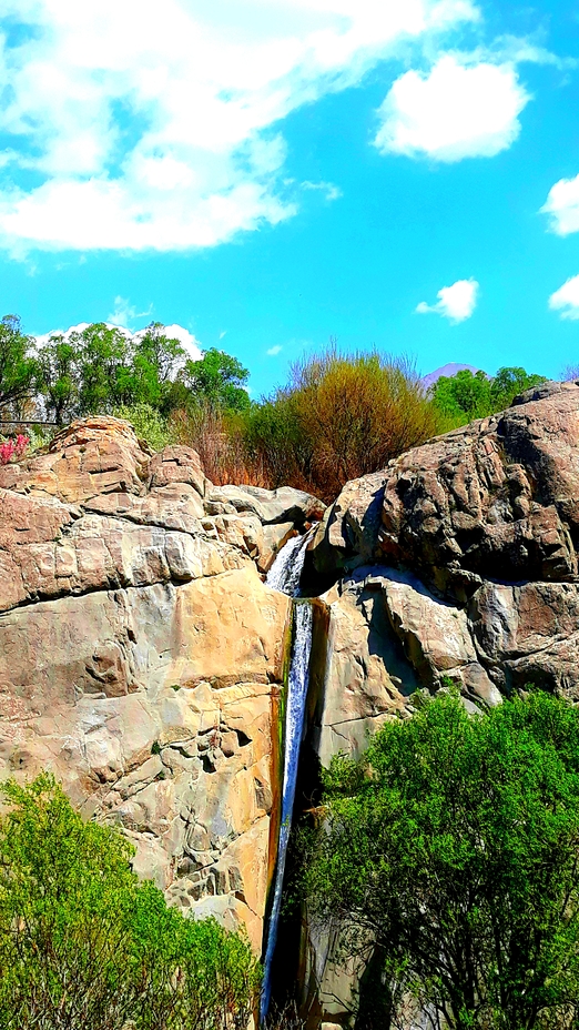 Naran waterfall, Rizan
