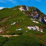 空木岳山頂と駒峰ヒュッテ, Mount Kisokoma