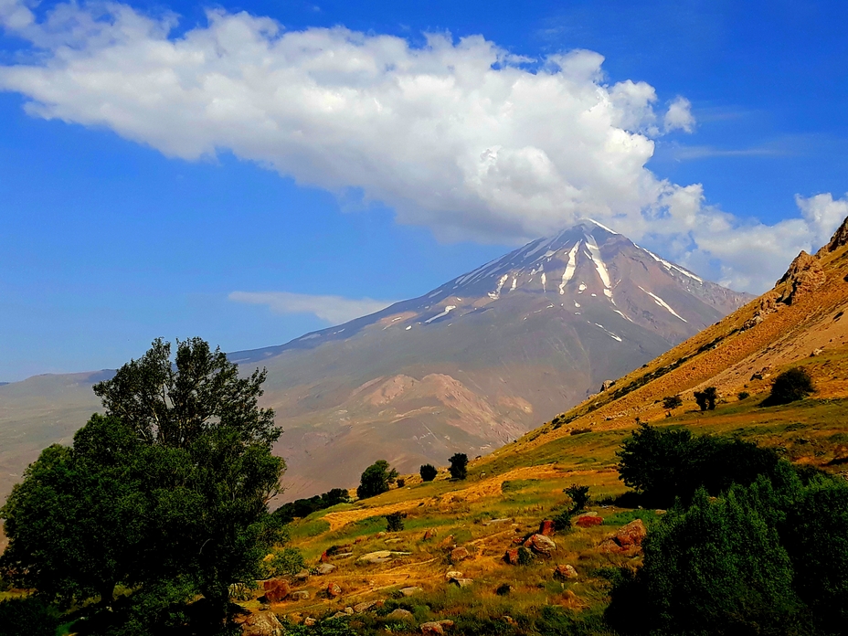 On the route of mount pashoreh, Damavand (دماوند)