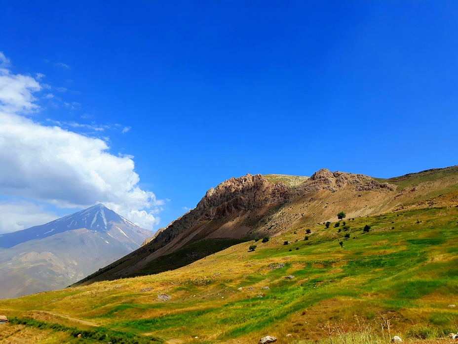 On the route of mount pashoreh, Damavand (دماوند)