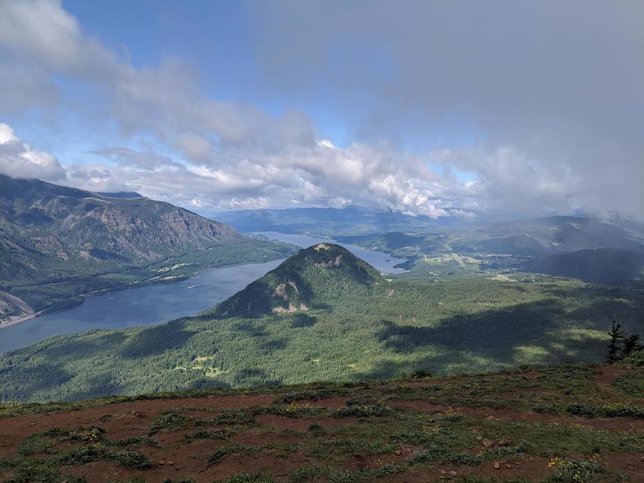 Wind Mountain from the summit of Dog, Dog Mountain