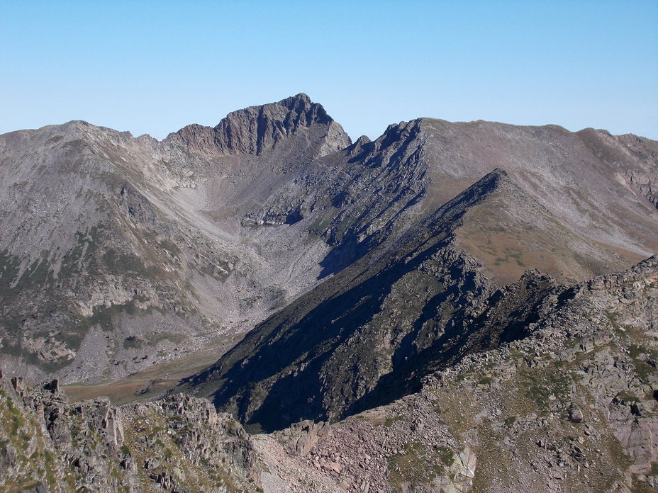 Canigou vu depuis le Tretzevents, au Sud