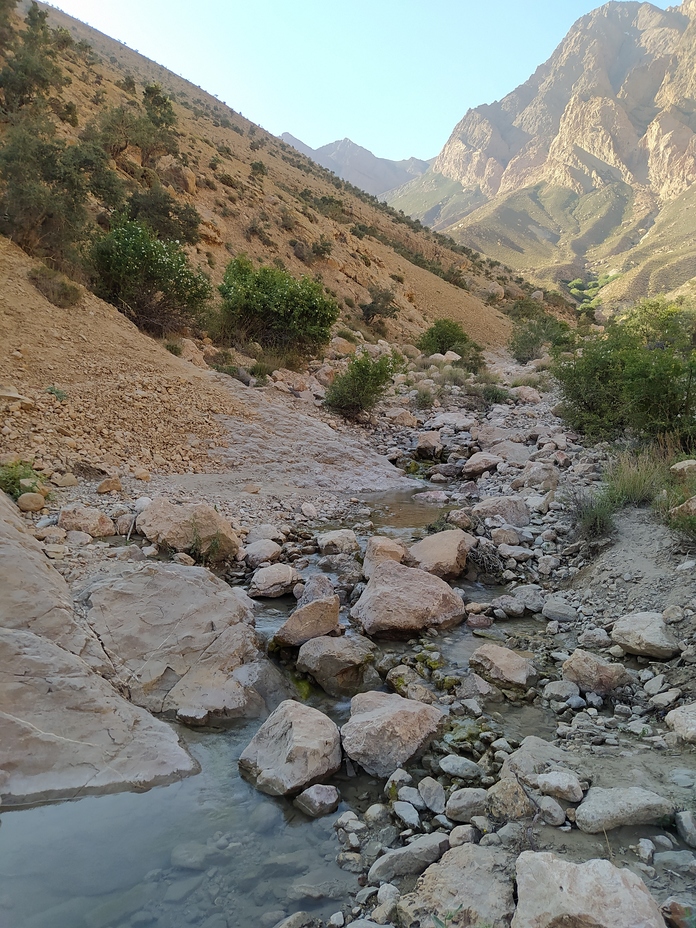 رودخانه فصلی در ارتفاع ۲۹۰۰, جوپار