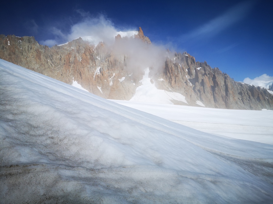 Bajando hacia circo glaciar del calluqueo desde paso la corniza, Monte San Lorenzo