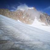 Bajando hacia circo glaciar del calluqueo desde paso la corniza, Monte San Lorenzo