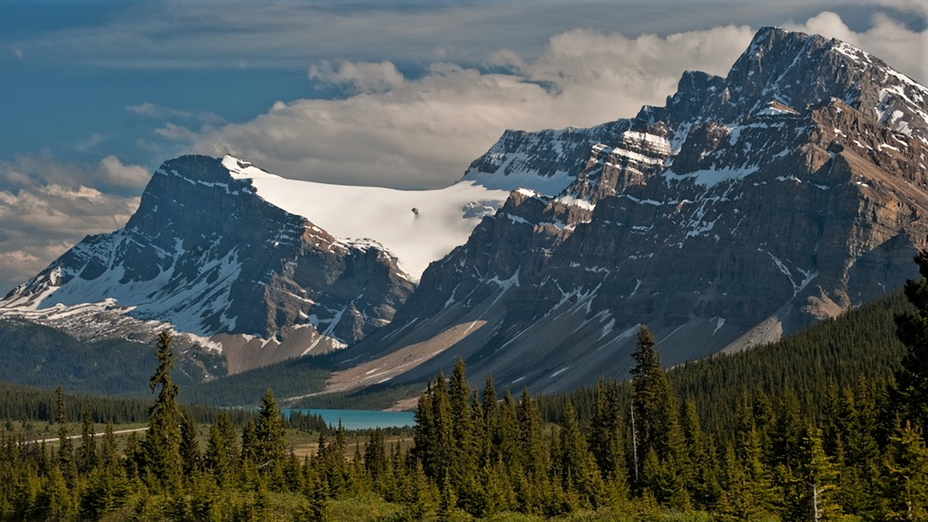 Bow Lake, Crowfoot Glacier & Mountain, Crowfoot Mountain (Alberta)