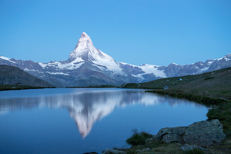 The difference that 36 minutes can make: Matterhorn at the "Blue Hour"