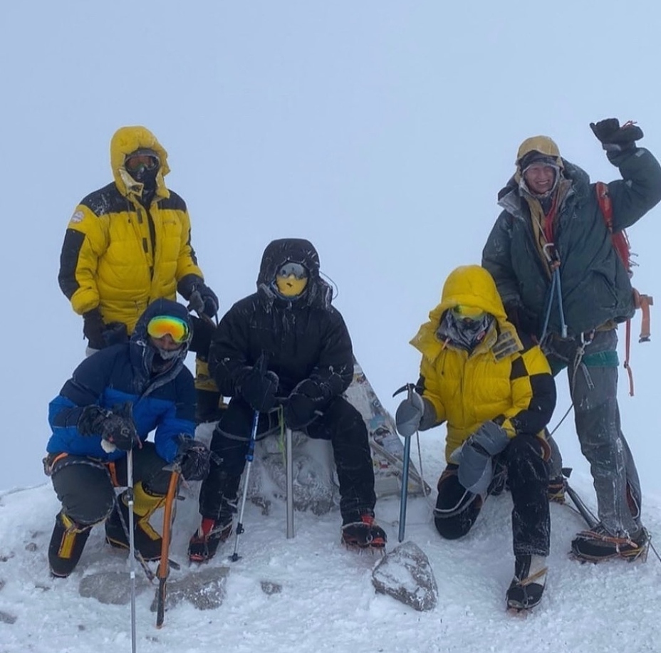 Команда "Сюрстрëминг", Mount Elbrus