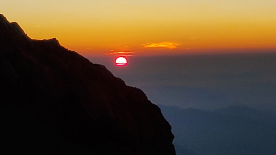 Smoke filled Sunrise, Mount Shasta