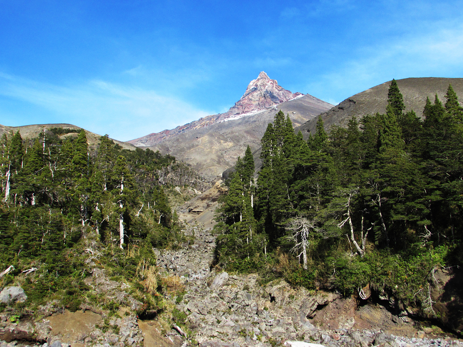 Puntiagudo Cara Norte, Puntiagudo-Cordón Cenizos