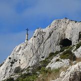 Croix de Provence et la grotte, Montagne Sainte Victoire
