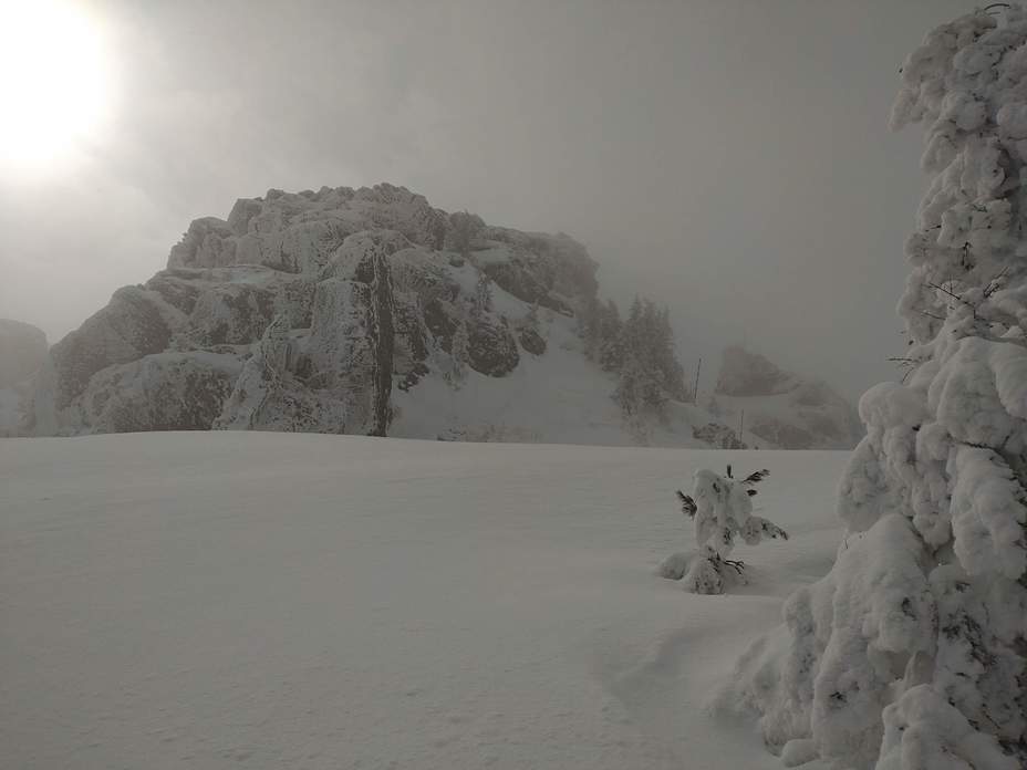Vezhen in winter, Vezhen Peak