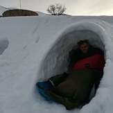 After overnight sleeping in snowhole, Psiloreitis
