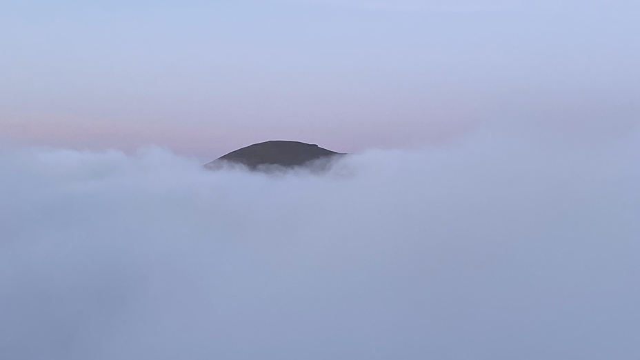 Peaking through the clouds, Galtymore