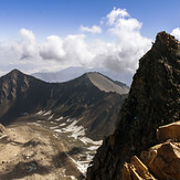 علم کوه و قلل چالون و سیاه کمان, Alam Kuh or Alum Kooh