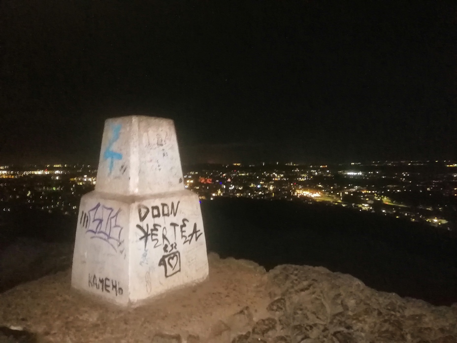 Don't look doon!, Arthur's Seat