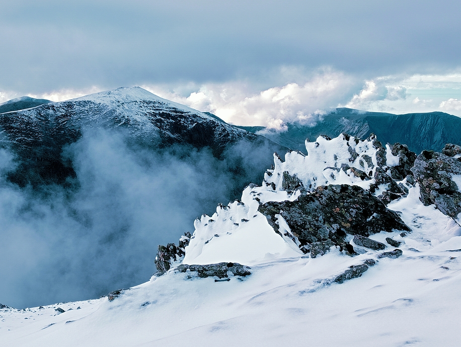 Photo from Carnedd Llewellyn looking to Carnedd Daffyd, Carnedd Dafydd